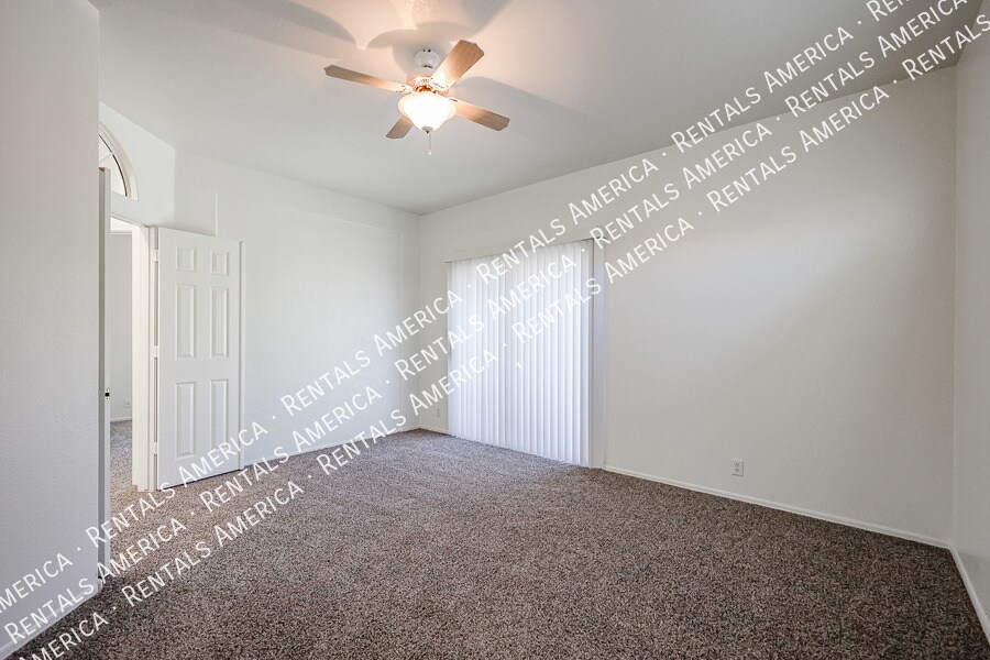 Building Photo - 8849 S 51st St