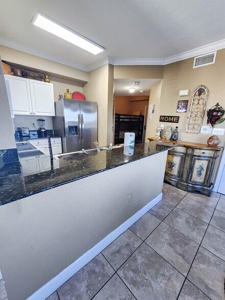 Building Photo - 16819 Front Beach Rd