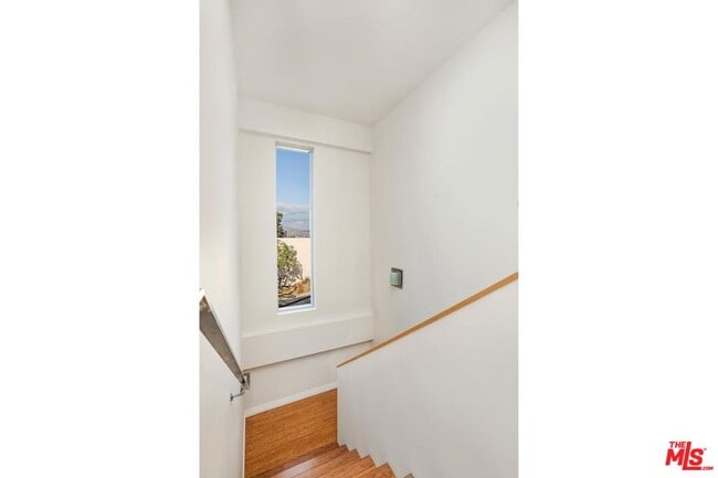 Building Photo - 2024 Allesandro St