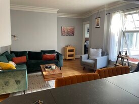 Building Photo - 1811 NW Couch St