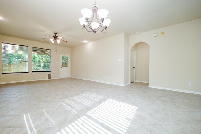 Building Photo - 20127 Jasper Oaks Dr