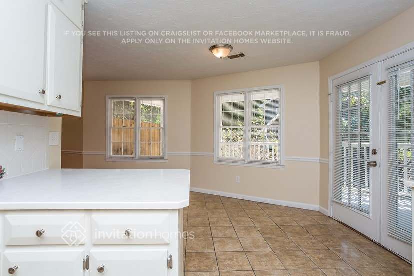 Building Photo - 2449 Windridge Dr NE