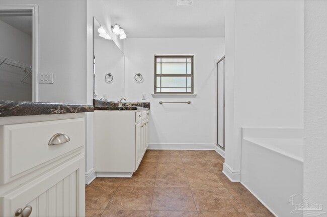 Building Photo - 5810 Red Cedar St