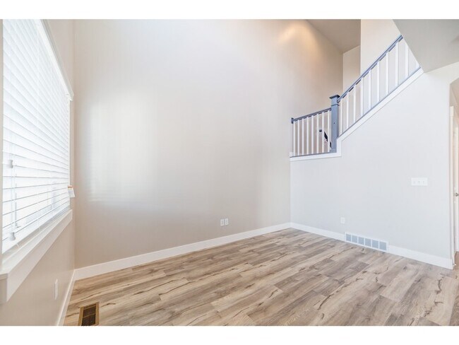 Building Photo - 1155 S 225 E