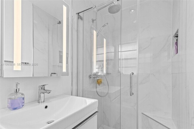 Building Photo - 2207 NE 16th Ave