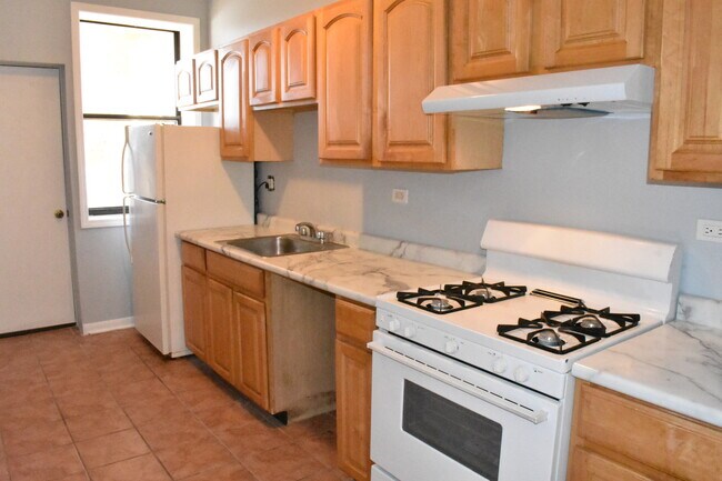 Building Photo - 4614 N Kedzie Ave