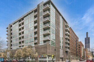 Building Photo - 225 S Sangamon St