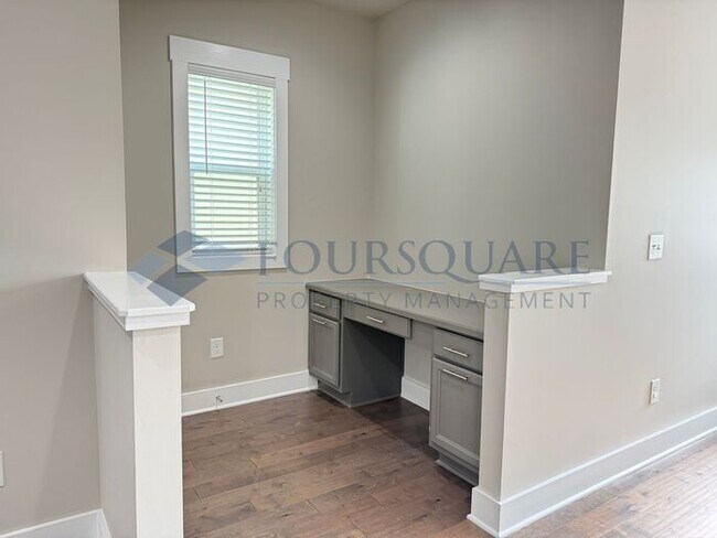 Building Photo - Lovely 3-Bedroom Home with Granite Kitchen, Office Nook & Finished Garage – Near Downtown Knightd...