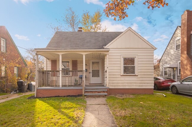 Building Photo - 3 BED, 1 BATH BEAUTIFUL  SINGLE-FAMILY HOME IN CLEVELAND!