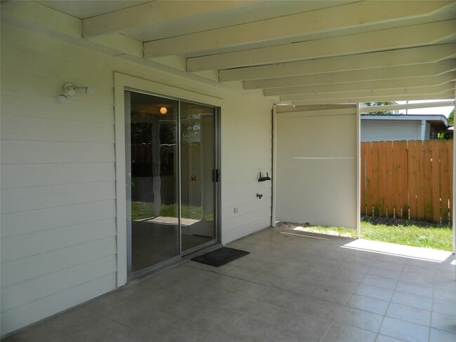 Building Photo - 7415 River Pines Dr