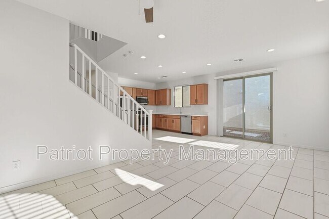 Building Photo - 5821 W Pueblo Ave