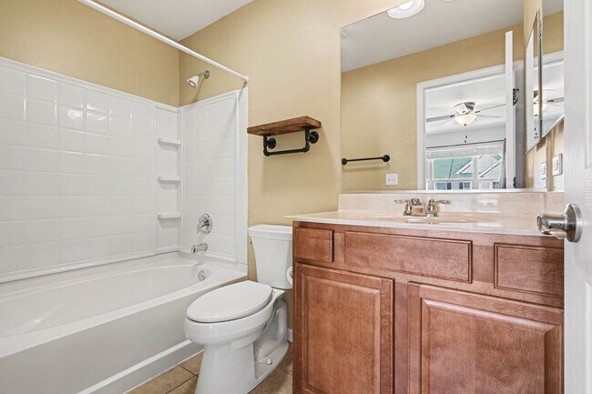 Building Photo - 24617 Patriot Square Dr S