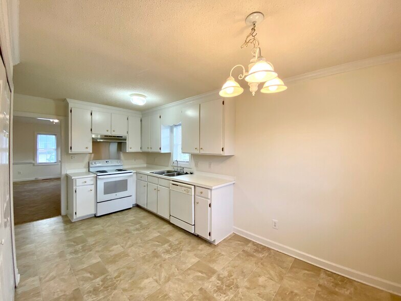 unit B - 4119 Juniper Ln NW
