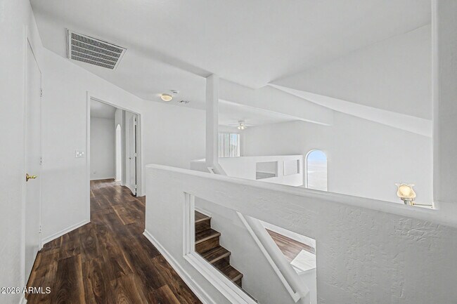 Building Photo - 3121 E Wagoner Rd