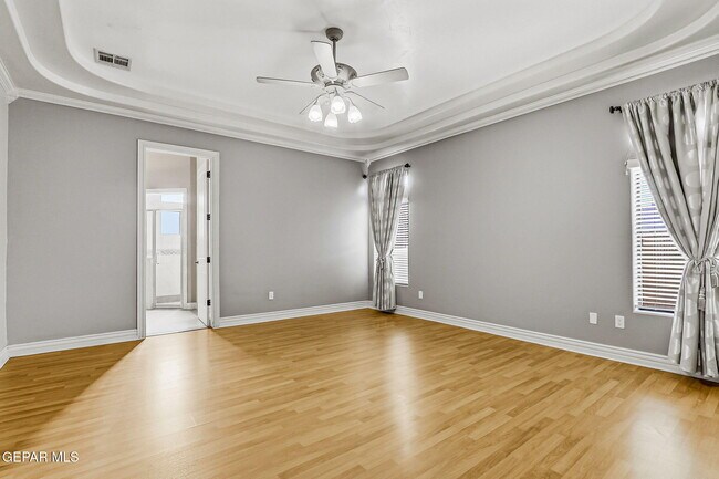 Building Photo - 724 Scott Ln