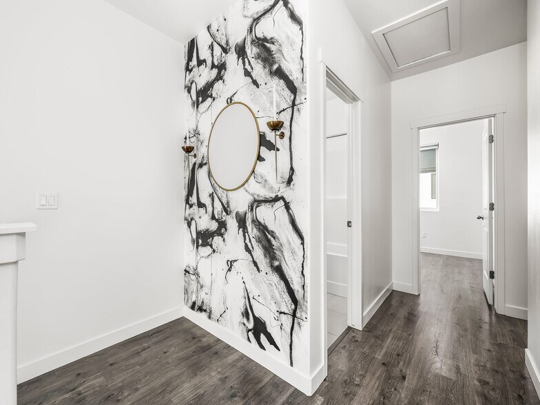 Building Photo - 439 S Meadow Garden Rd