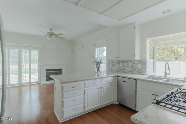 Building Photo - 556 Arapaho St