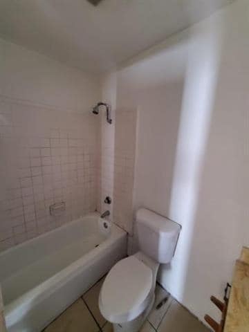 Building Photo - 2210 Greenvalley Dr