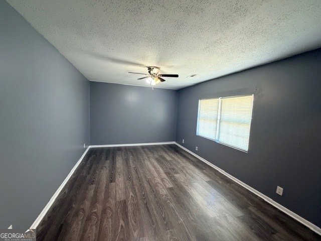 Building Photo - 2620 Cumberland Dr