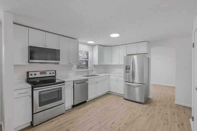 Building Photo - 874 Hilton Dr