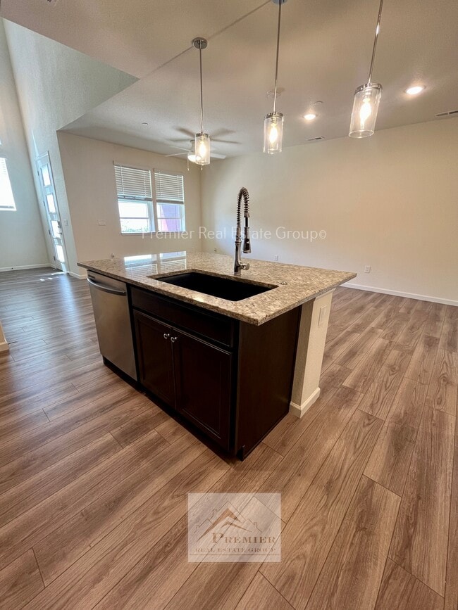 Building Photo - 10733 White Diamond Pt