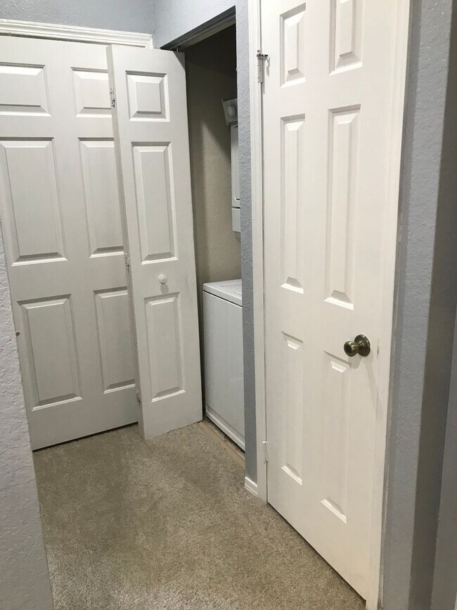 Building Photo - 2586RTJ.Madison 1110(100)