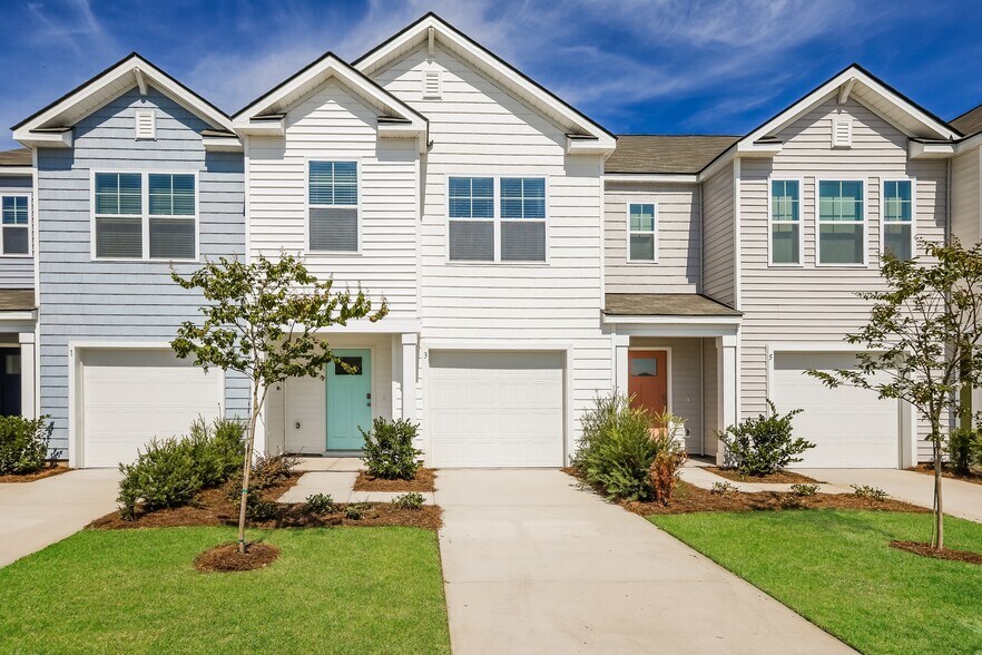 Building Photo - 3 Striker Rd