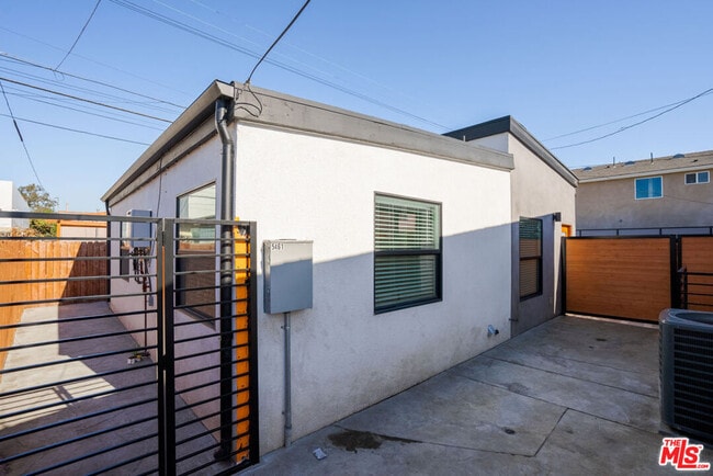 Primary Photo - 5461 Geer Ave