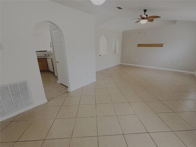 Building Photo - 3668 SW 133rd Loop