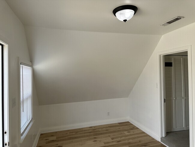 Building Photo - Ceres 3 bed 2 bath 2 story home