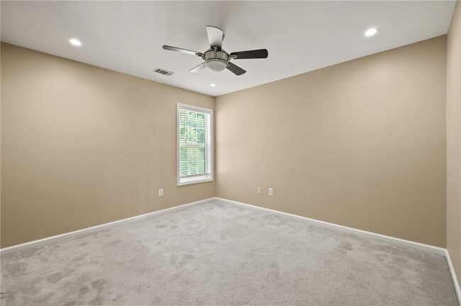 Building Photo - 10950 Kimball Crest Dr