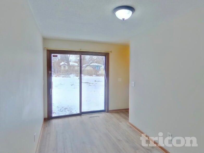 Building Photo - 1000 Concordia Ave