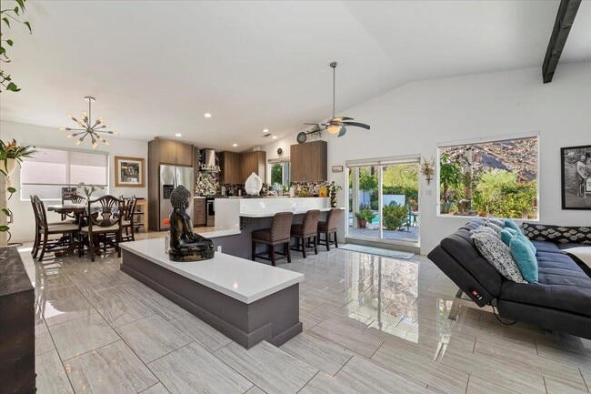 Building Photo - 52273 Avenida Madero