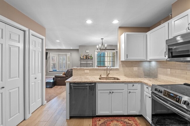 Building Photo - 709 Gazebo Cir