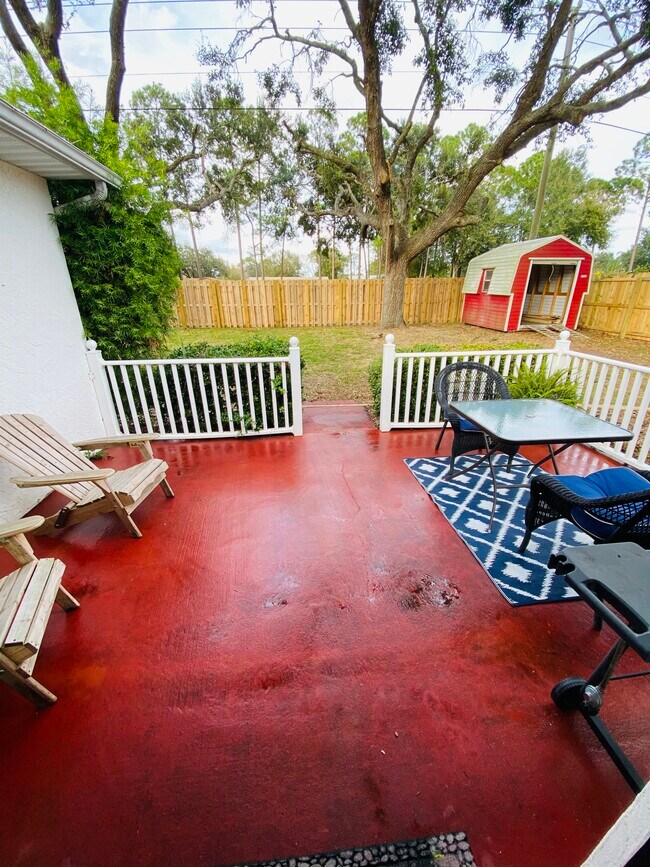 Building Photo - 1417 Dexter Dr N