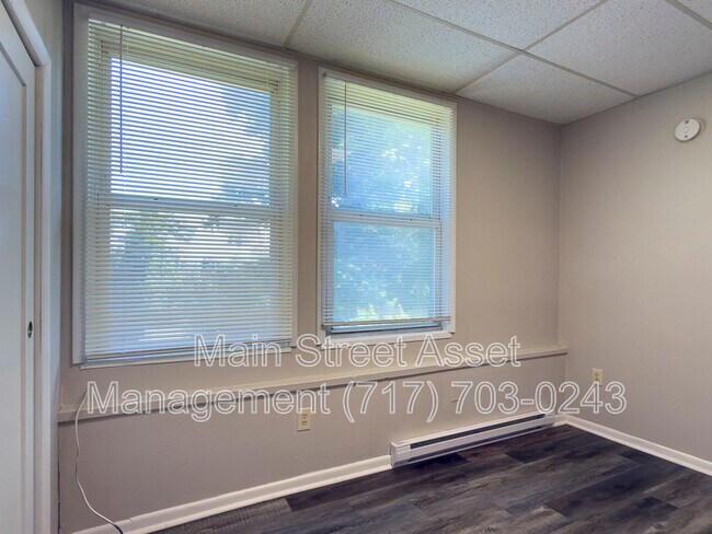 Building Photo - 2108 Walnut St