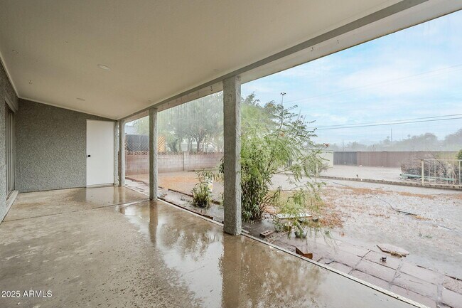 Building Photo - 125 E Papago Dr