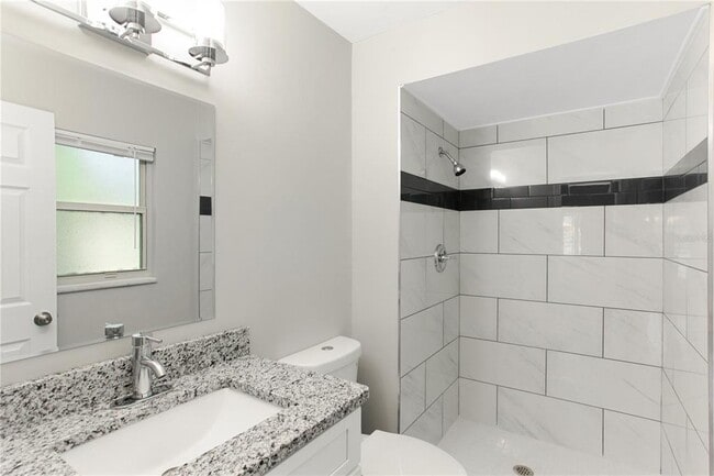 Building Photo - 1022 Norwood Dr