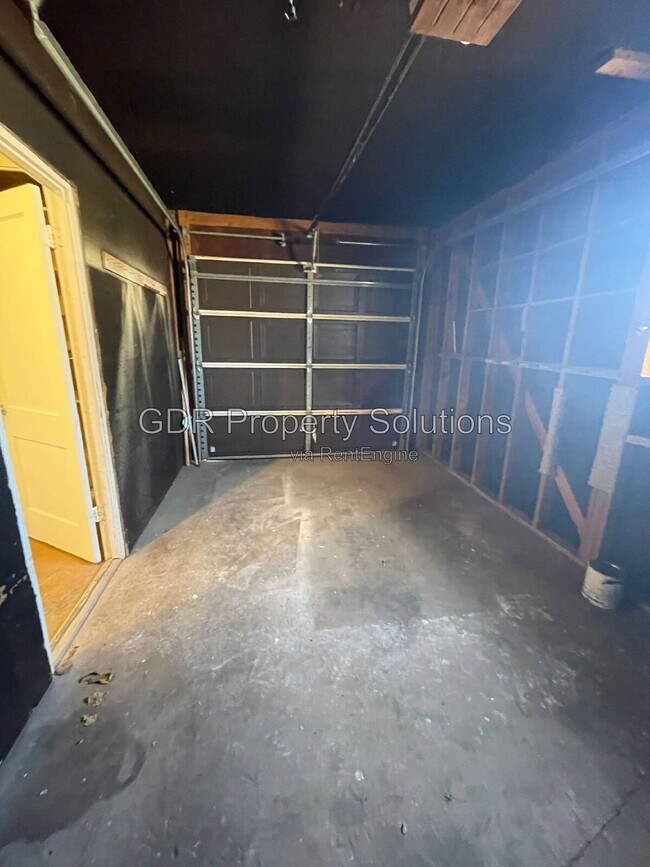 Building Photo - 5703 Princess Jeanne Ave NE