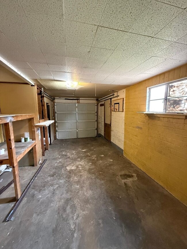 Building Photo - 2616 Sheldon St
