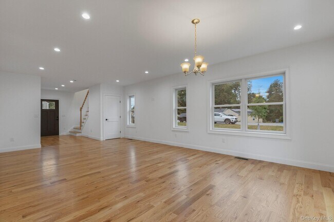 Building Photo - 65 Paulding Ln