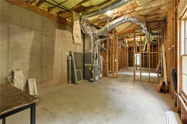 Building Photo - 3625 Cherry Ridge Blvd