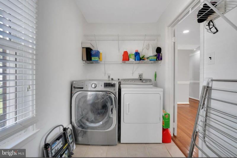 Building Photo - 9521 Vandola Ct