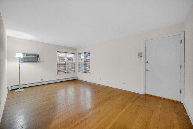 Building Photo - 2342 W 111th St