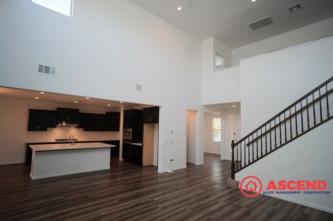 Building Photo - Beautiful 4-Bedroom Located In Highgate Community!