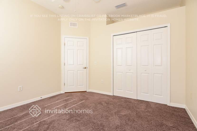 Building Photo - 3231 70th Ct E