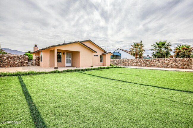 Building Photo - 5729 Saplinas Rd