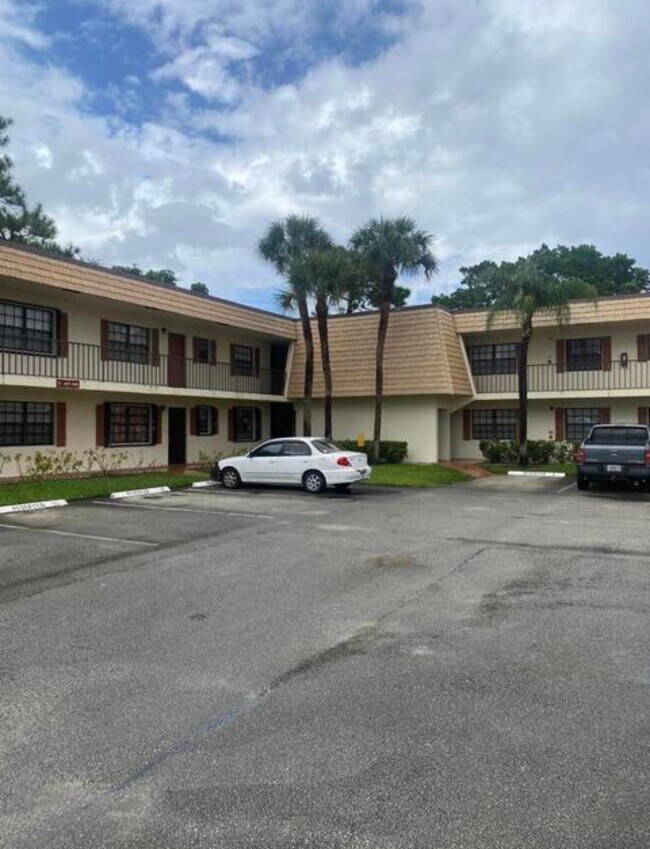Building Photo - 4177 Oak Terrace Dr