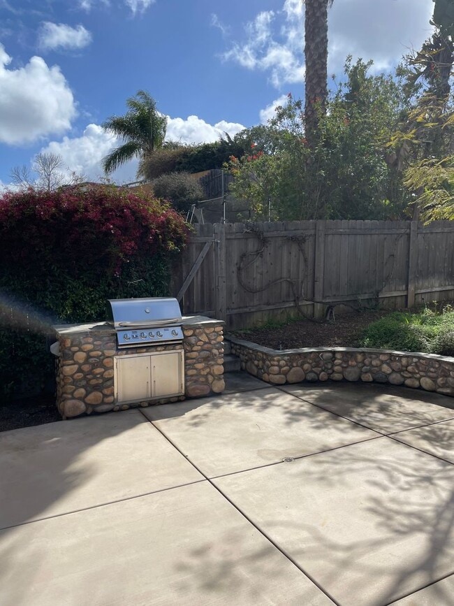 Building Photo - Clairemont Beauty - Welcome Home!