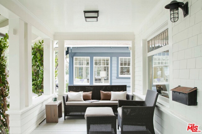 Building Photo - 147 Fraser Ave